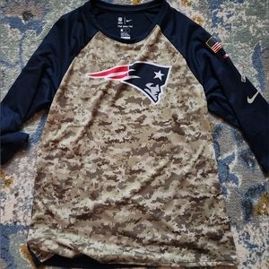 Ladies Salute to Service Patriots top